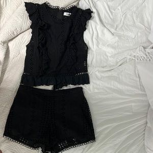 DO+BE set shorts and shirt SZ L